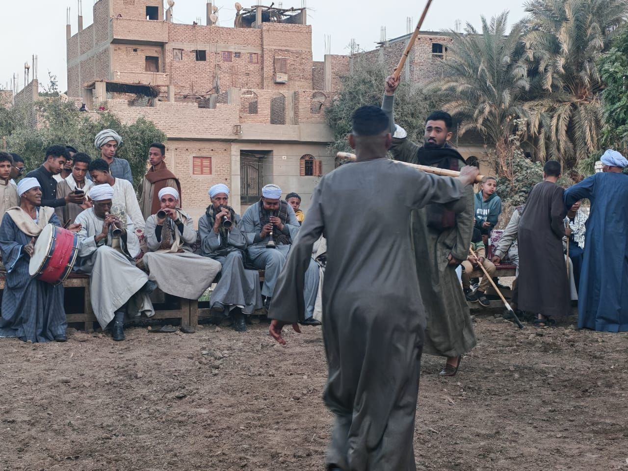 جانب من مبارزات الشباب فى مولد قرية العشي