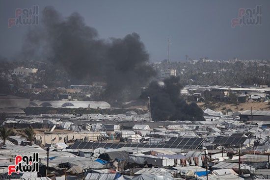 طيران الاحتلال يشن غارات على خيام النازحين طيران الاحتلال يشن غارات على خيام النازحين