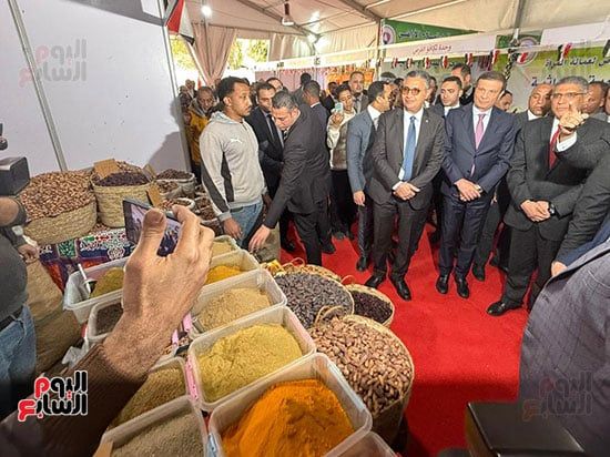 والسلع والمنتجات في معرض المتحف الزراعي والسلع والمنتجات في معرض المتحف الزراعي