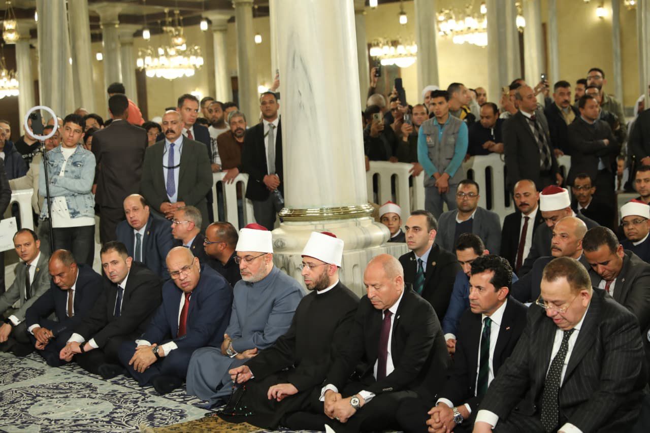 وزير الأوقاف ومفتى الجمهورية يشهد الاحتفالية وزير الأوقاف ومفتى الجمهورية يشهد الاحتفالية