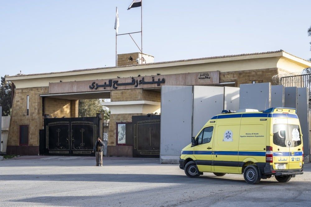 أعيد فتح معبر رفح الحدودي بين غزة ومصر على أساس تجريبي (9) أعيد فتح معبر رفح الحدودي بين غزة ومصر على أساس تجريبي (9)