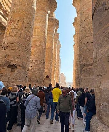 الإقبال-السياحي-اليومي-داخل-معابد-الأقصر الإقبال-السياحي-اليومي-داخل-معابد-الأقصر
