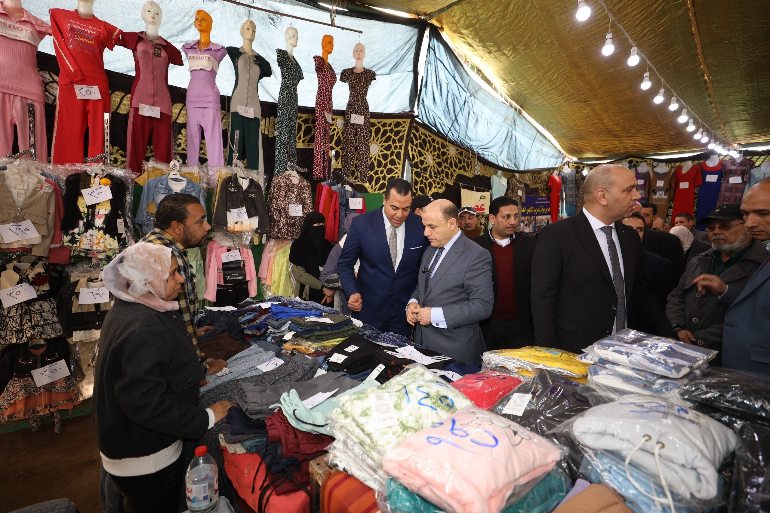 محافظ كفر الشيخ يتفقد معرض أهلا رمضان