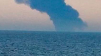 فيديو.. تعرض ناقلتي نفط لانفجارات وحرائق في البحر الأسود