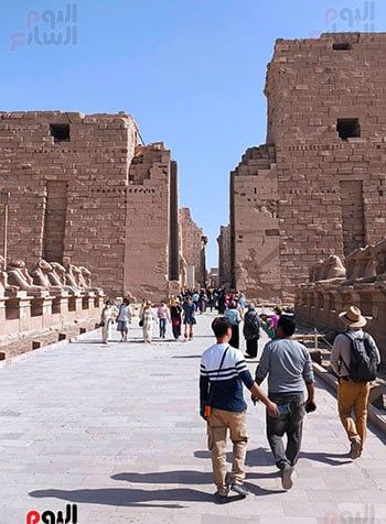 جانب-من-الزيارات-السياحية-فى-قلب-معابد-الأقصر جانب-من-الزيارات-السياحية-فى-قلب-معابد-الأقصر