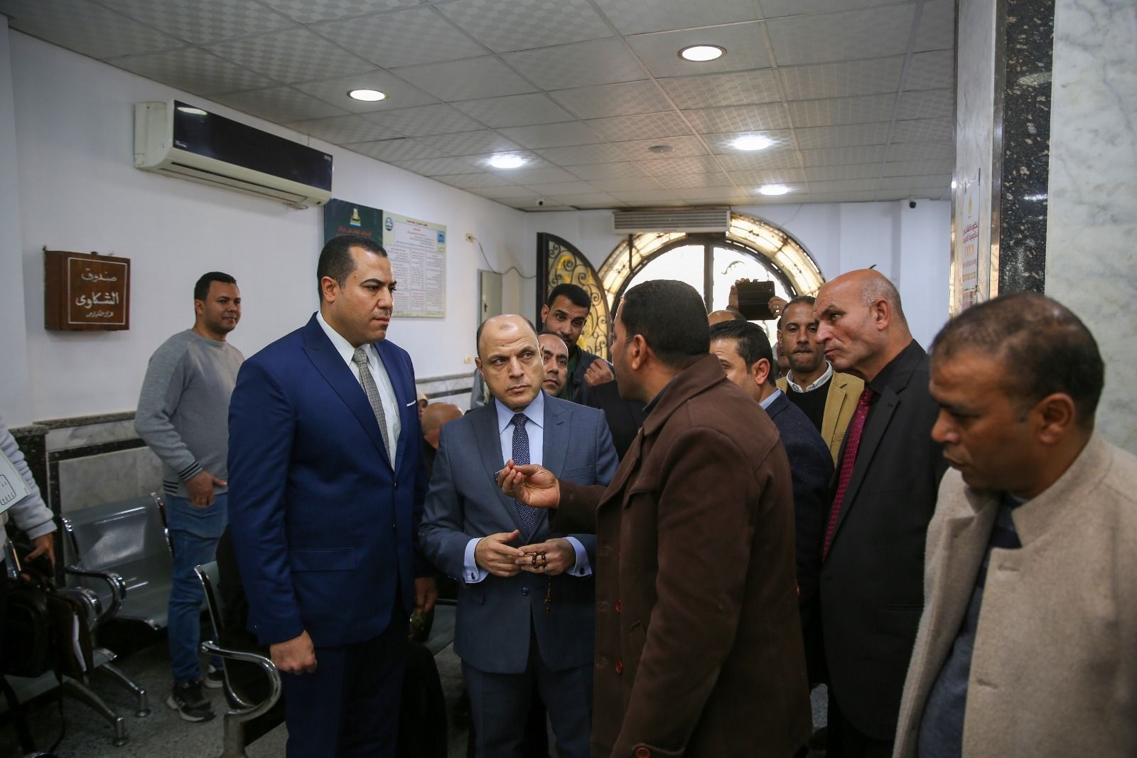 محافظ كفر الشيخ يستمع للمواطنين