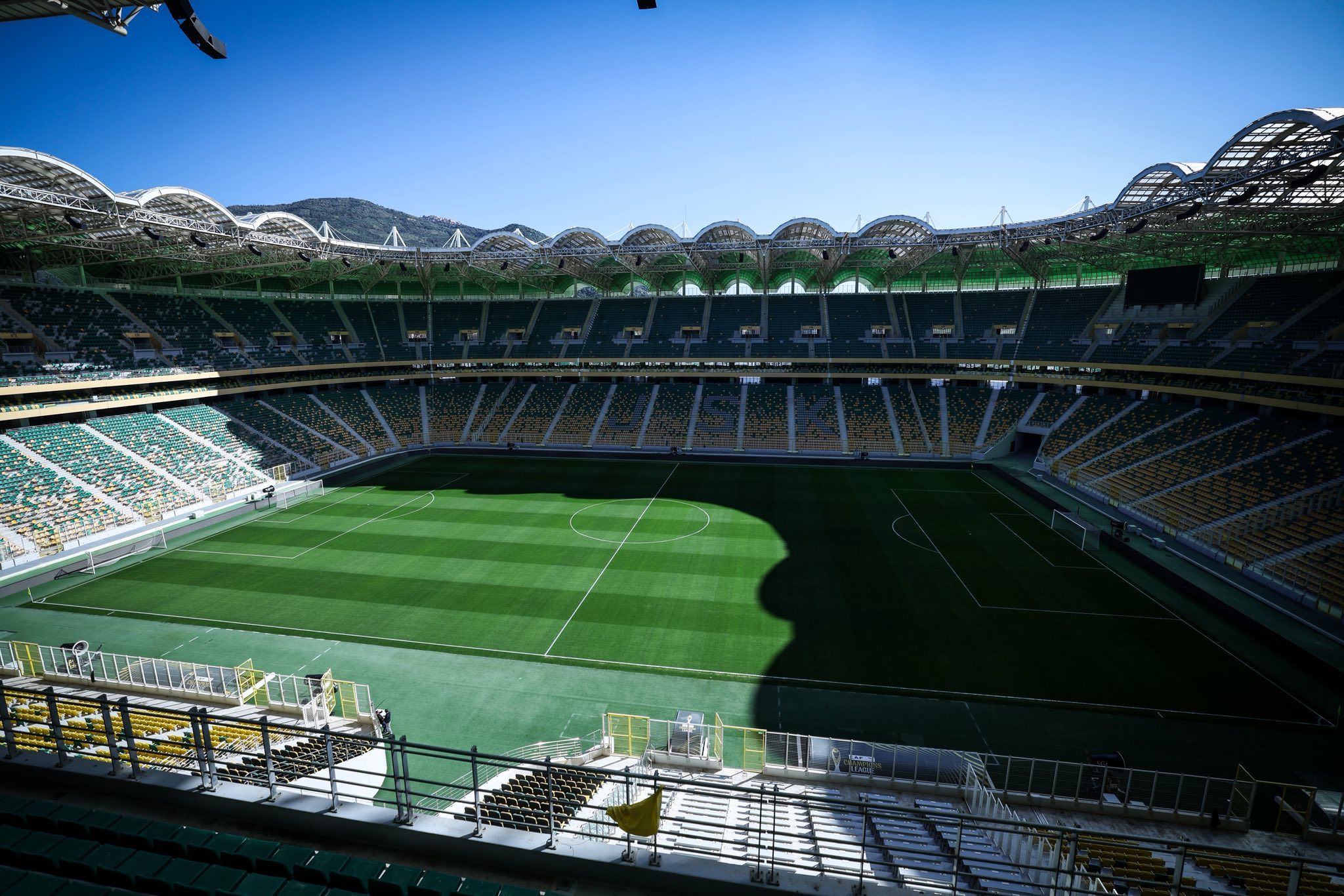 ملعب حسين آيت أحمد ملعب حسين آيت أحمد