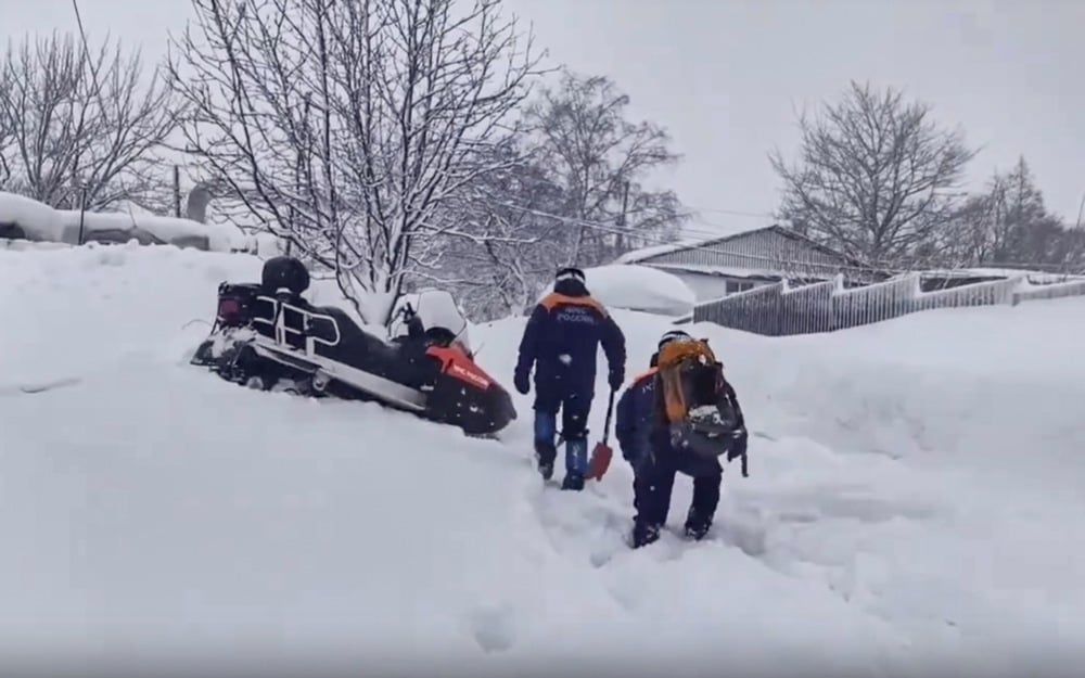 تساقط الثلوج فى روسيا يغلق الشوارع (5)