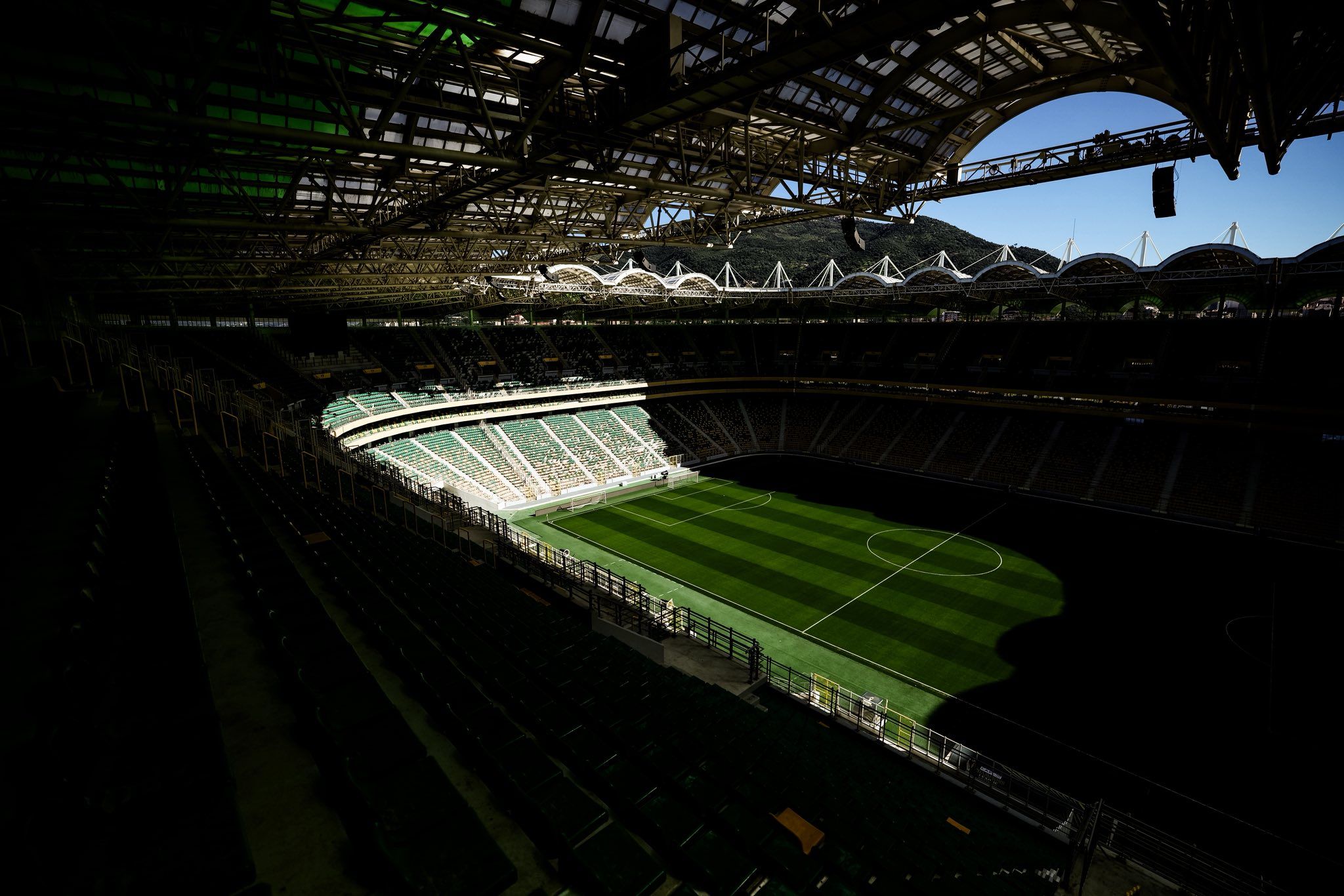 استاد حسين آيت أحمد استاد حسين آيت أحمد