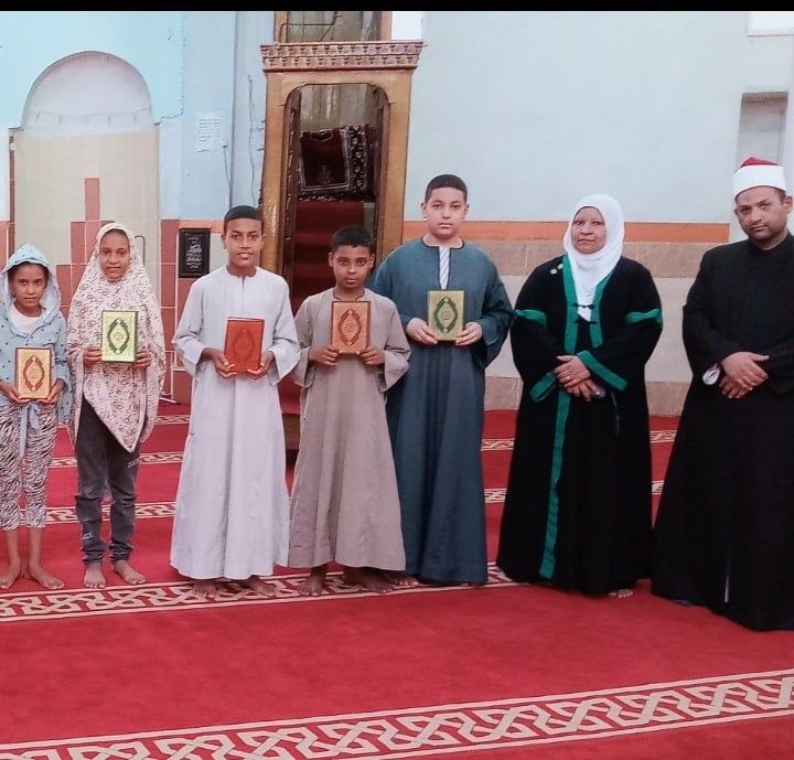 جانب من تكريم حفظة كتاب الله خلال اللقاء التثقيفي بأصفون