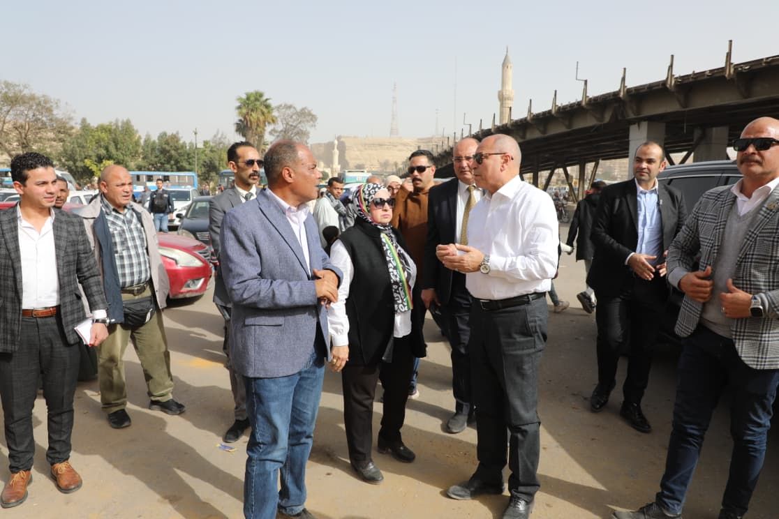 محافظ القاهرة يتفقد ميدان السيدة عائشة (1)