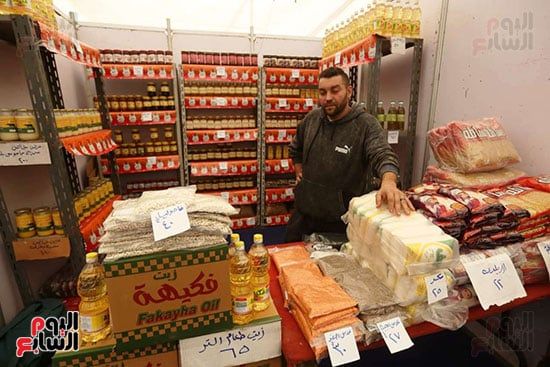 زيوت داخل المعرض