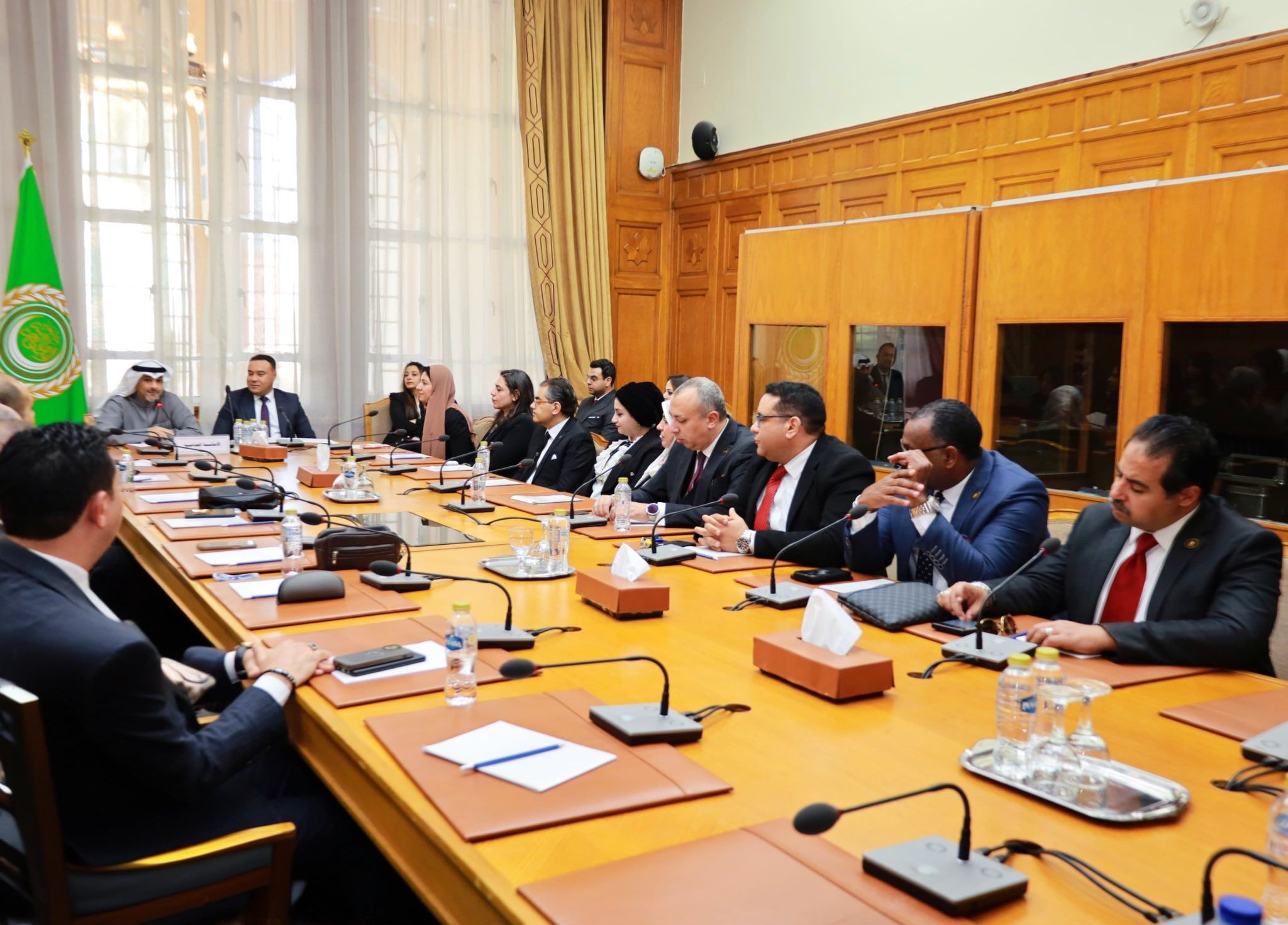 وفدٌ من مستشاري هيئة النيابة الإدارية يزور مقر جامعة الدول العربية (1)