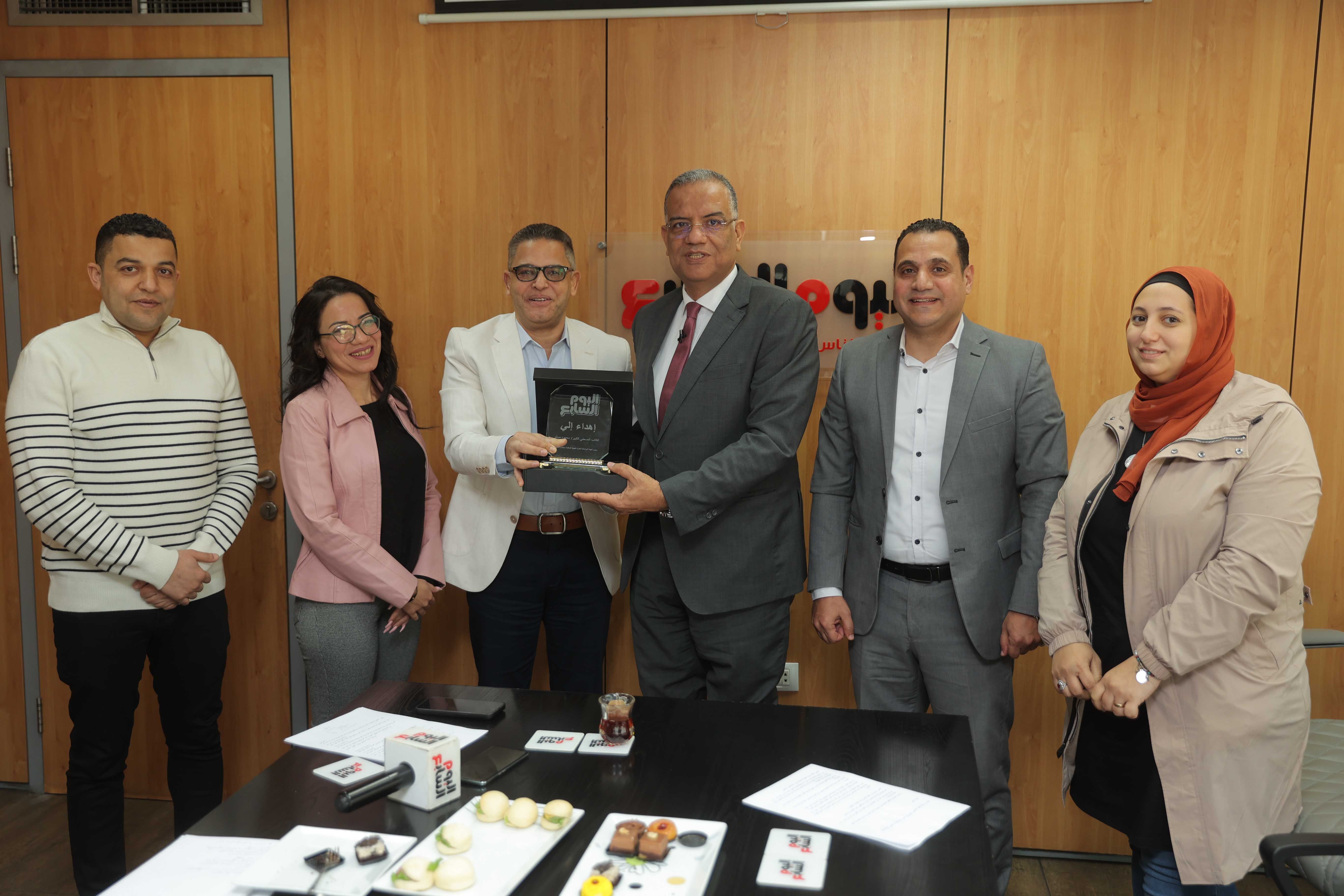 اليوم السابع يكرم الدكتور محمود مسلم اليوم السابع يكرم الدكتور محمود مسلم