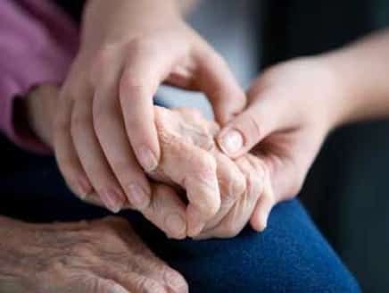 بطاقة امتياز.. خدمات خاصة ومميزة لكبار السن في السعودية