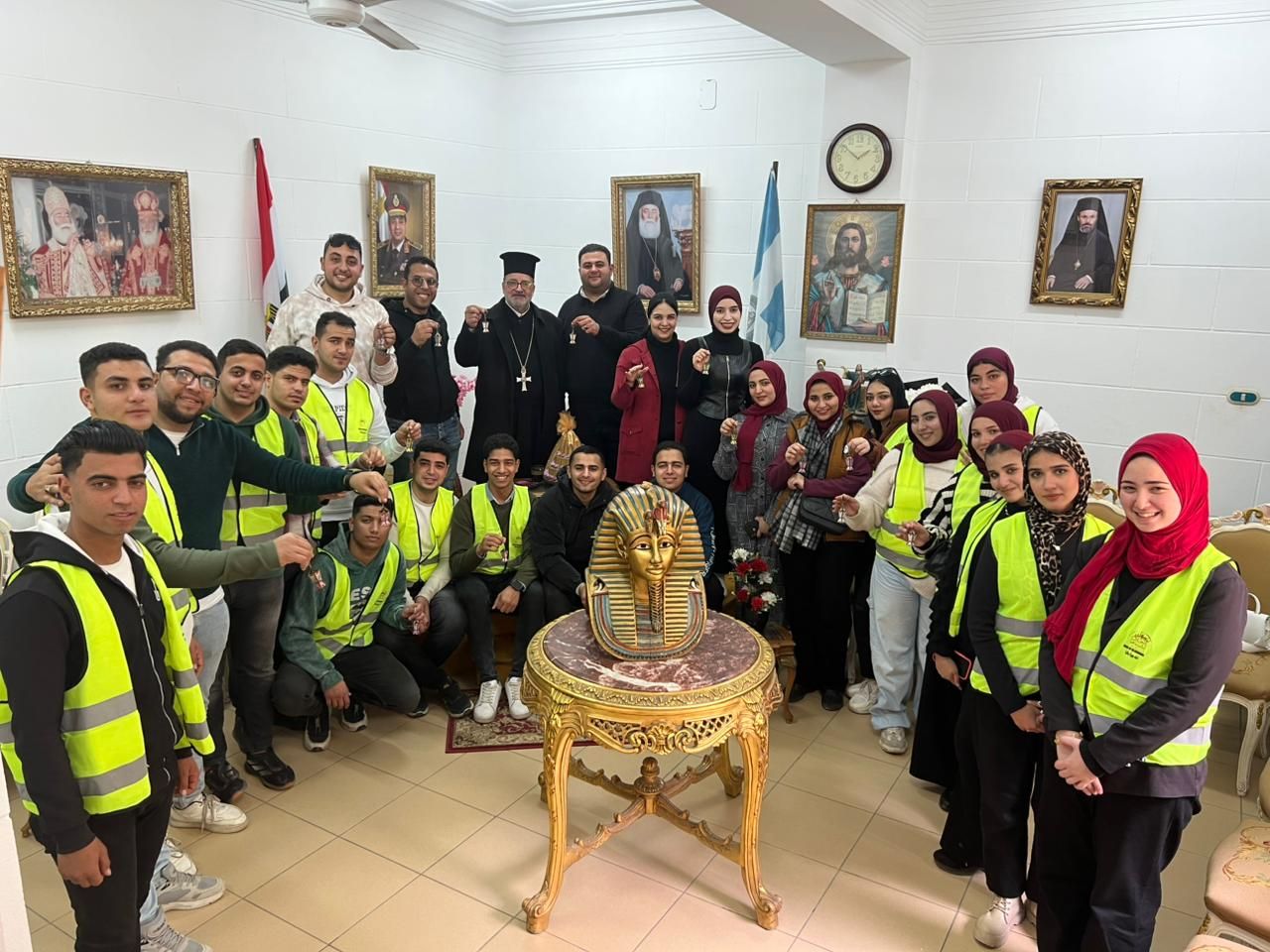 أعضاء بشبابها يحتفلون بشهر رمضان