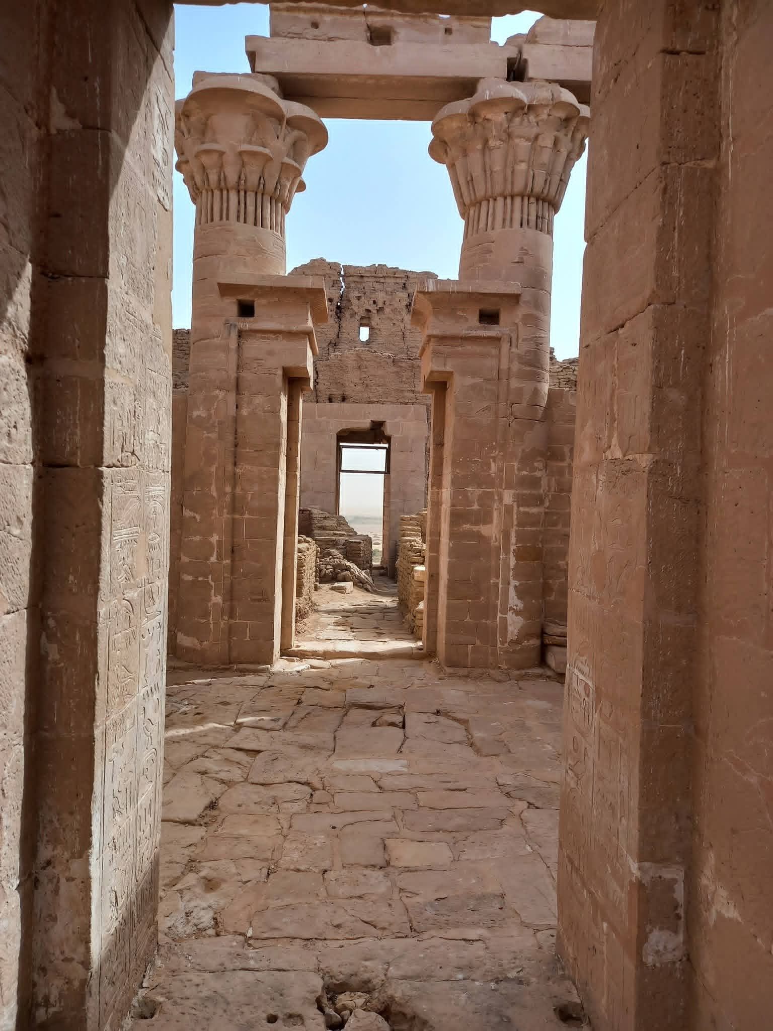 قلعة جبل الغويطة والمعبد الحصين بالوادى الجديد (2)