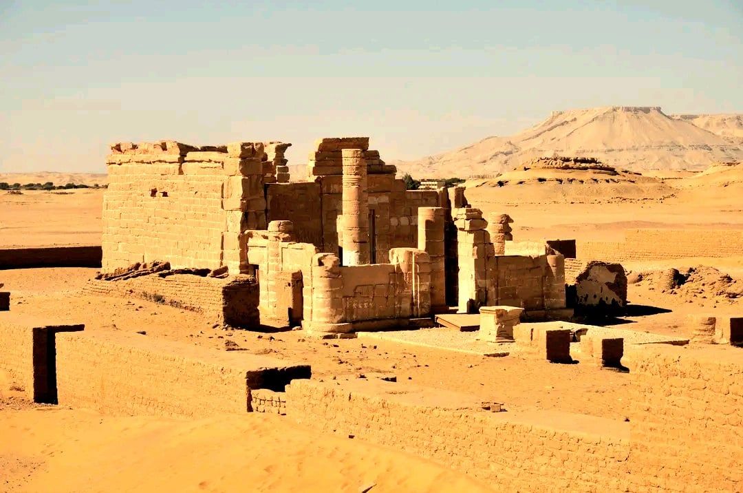 قلعة جبل الغويطة والمعبد الحصين بالوادى الجديد (12)