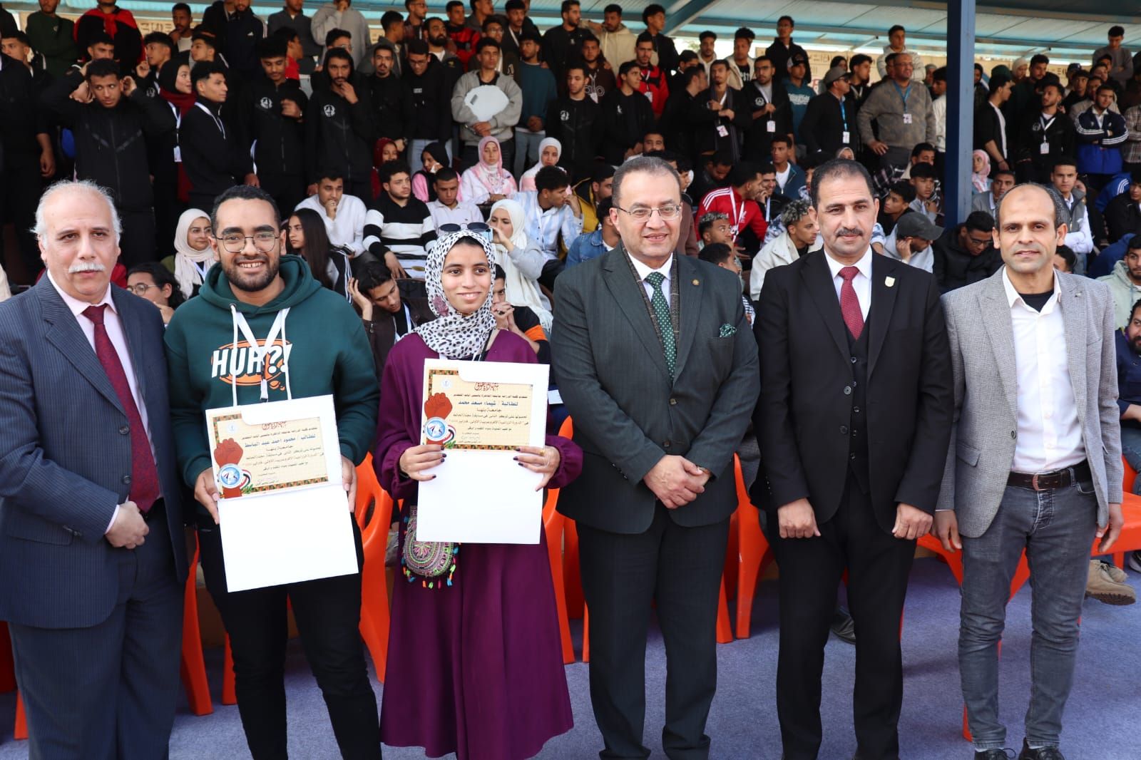 خلال التكريمات