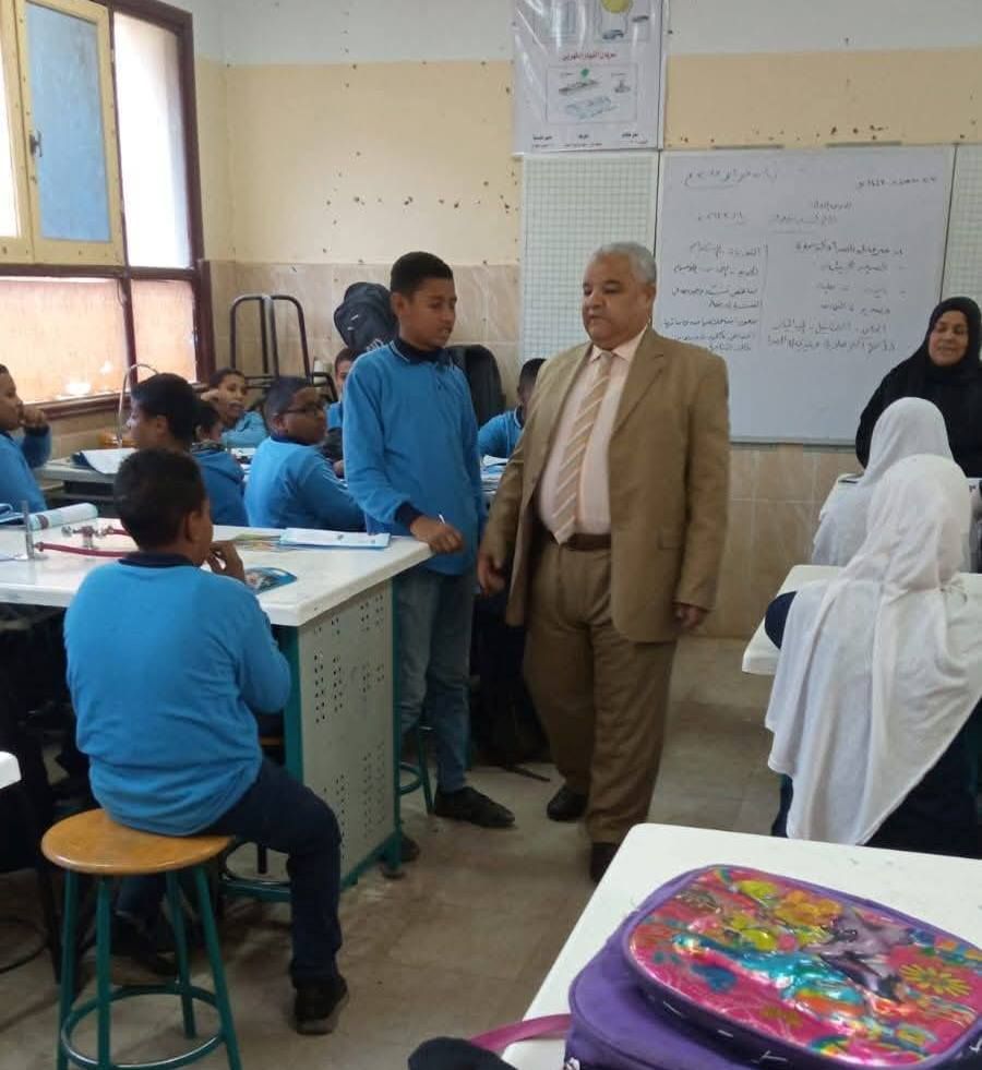 إشادة وكيل تعليم الأقصر بمستوى الانضباط الذي لمسه في المدارس