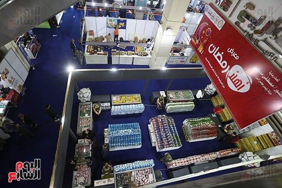 توافر السلع داخل المعرض