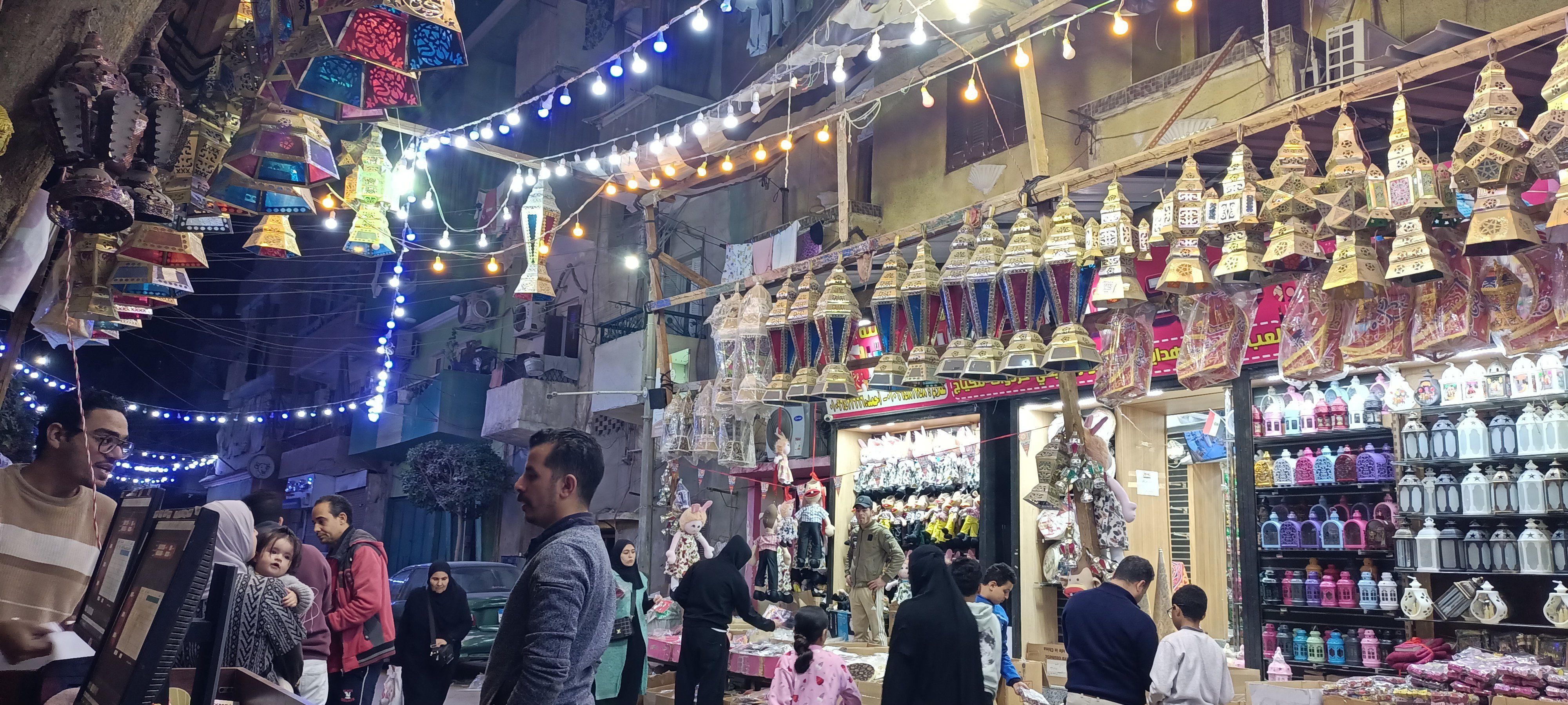 سوق بني سويف للفوانيس