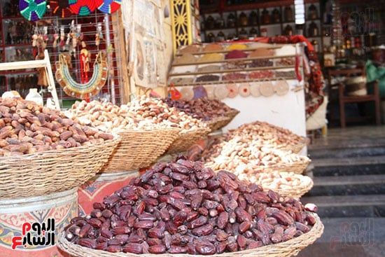 تمور-أسوان-تغزو-الأسواق