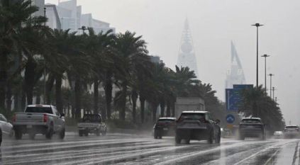 توقعات الطقس اليوم في السعودية.. أمطار رعدية وغبار