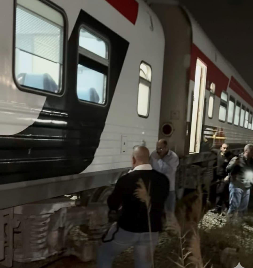 تفاصيل خروج عربة قطار عن القضبان بخط «القاهرة - الإسكندرية» دون حدوث إصابات (1)