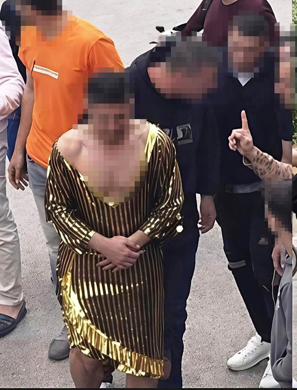 اجبار الشاب على لبس بدلة الرقص اجبار الشاب على لبس بدلة الرقص