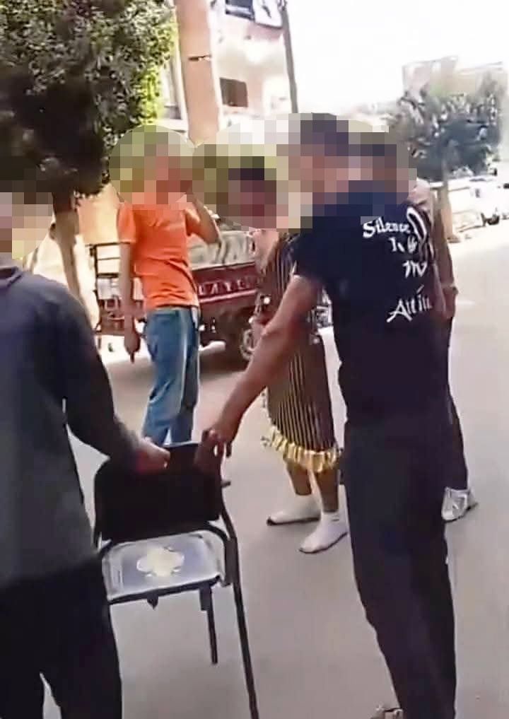 التعدى على الشاب بالشارع التعدى على الشاب بالشارع