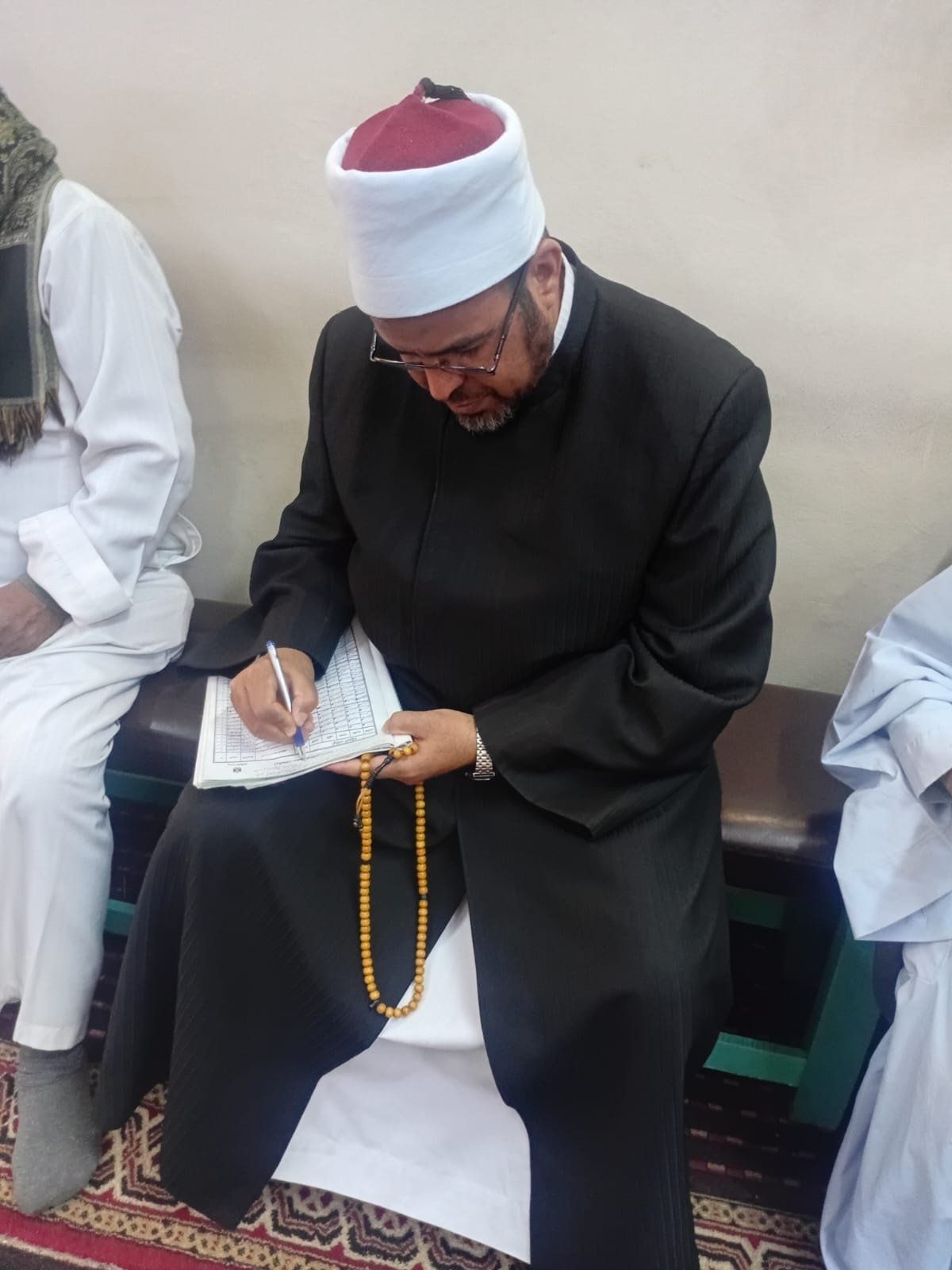 جولة مدير الأوقاف لمتابعة سير العمل بالمساجد قبل شهر رمضان المعظم