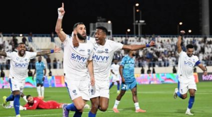 بنزيما هاتريك.. الهلال يقسو على الأخدود بسداسية نظيفة