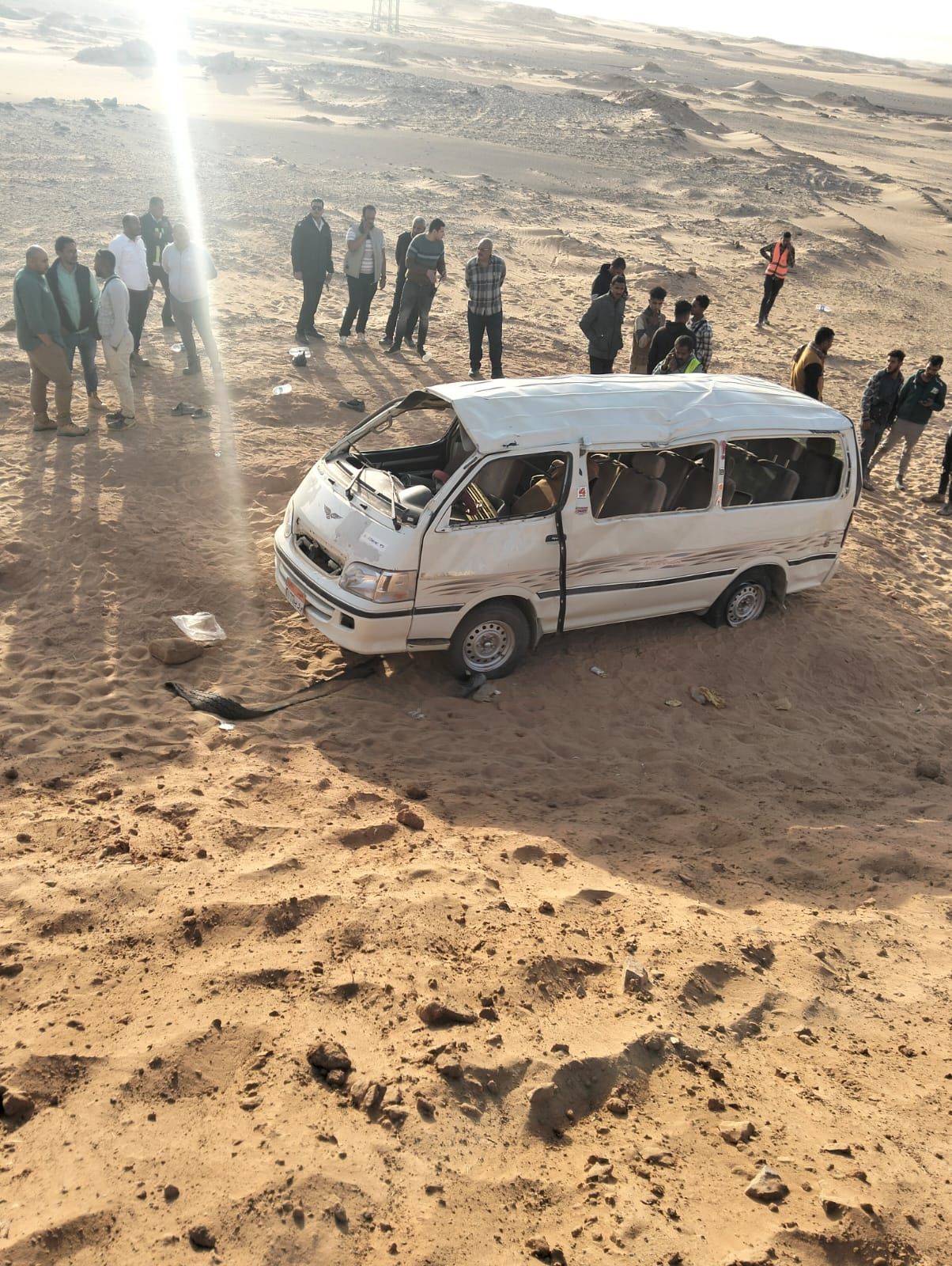 حادث تصادم على الطريق الصحراوى بأسوان (4) حادث تصادم على الطريق الصحراوى بأسوان (4)