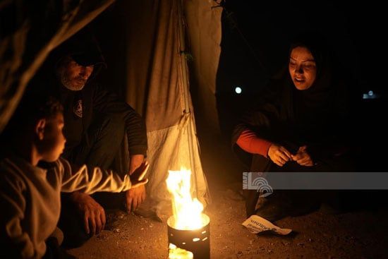 استخدام الأخشاب ووسائل بدائية للتدفئة وطهي الطعام استخدام الأخشاب ووسائل بدائية للتدفئة وطهي الطعام