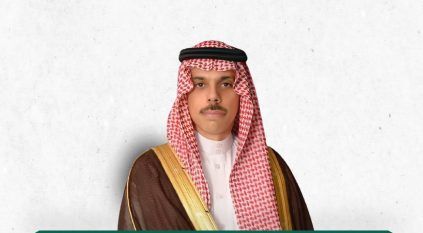 فيصل بن فرحان يبحث سبل تعزيز التعاون مع نظيره الروسي