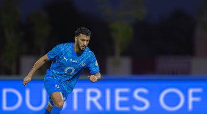 نيوم يهزم الرياض بهدف لاكازيت في دوري روشن