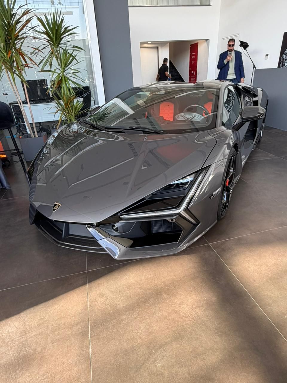 التدشين الرسمي لعلامة السيارات الإيطالية الفاخرة لامبورجيني بالسوق المصري (1)