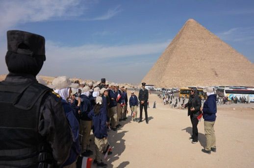 الداخلية تصطحب شباب المناطق الحضارية في رحلة للمتحف (14)