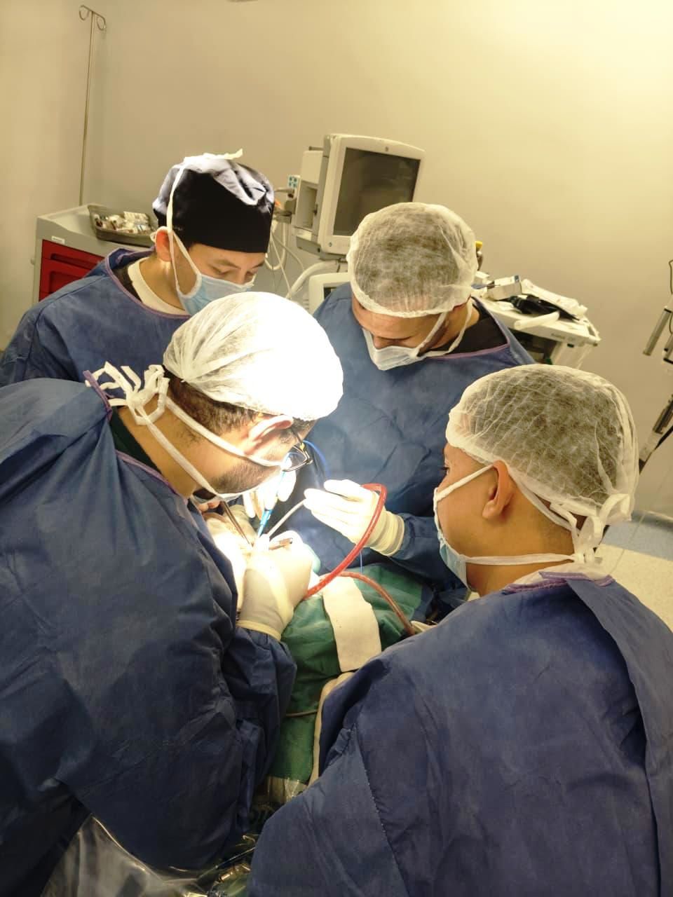 نجاح جراحة عاجلة لإنقاذ مصاب بآلة حادة نافذة بالمخ بمستشفى طوارئ قصر العينى (5)