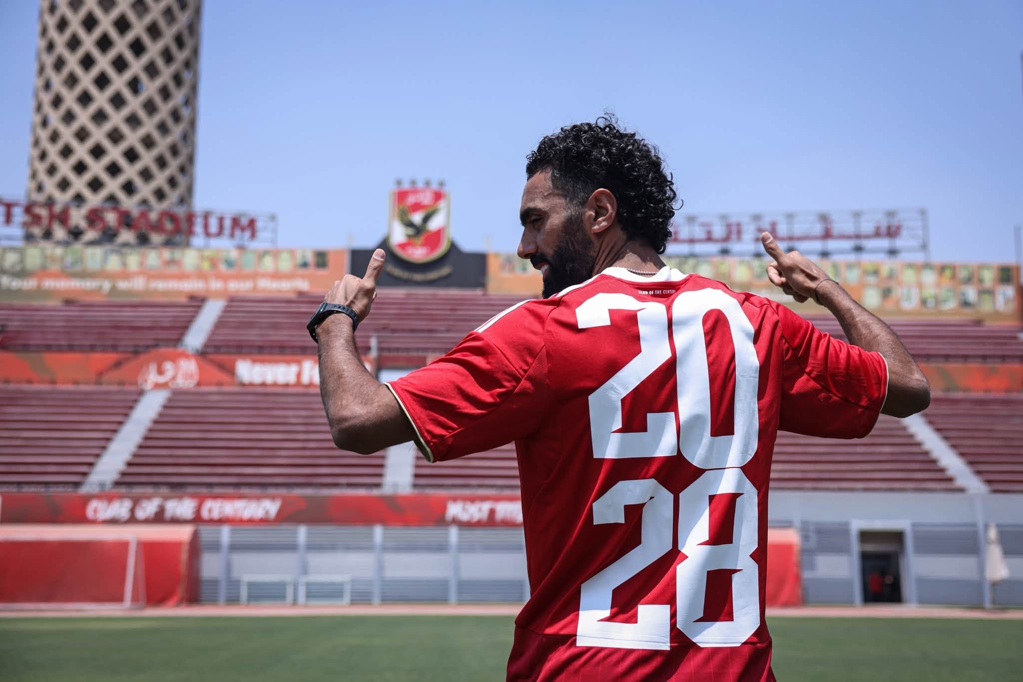 حسين الشحات بقميص التجديد