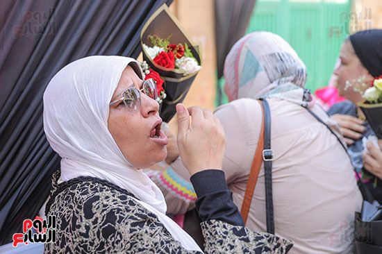 فرحة انتهاء مارثون الثانوية العامة بالزغاريط (1) فرحة انتهاء مارثون الثانوية العامة بالزغاريط (1)