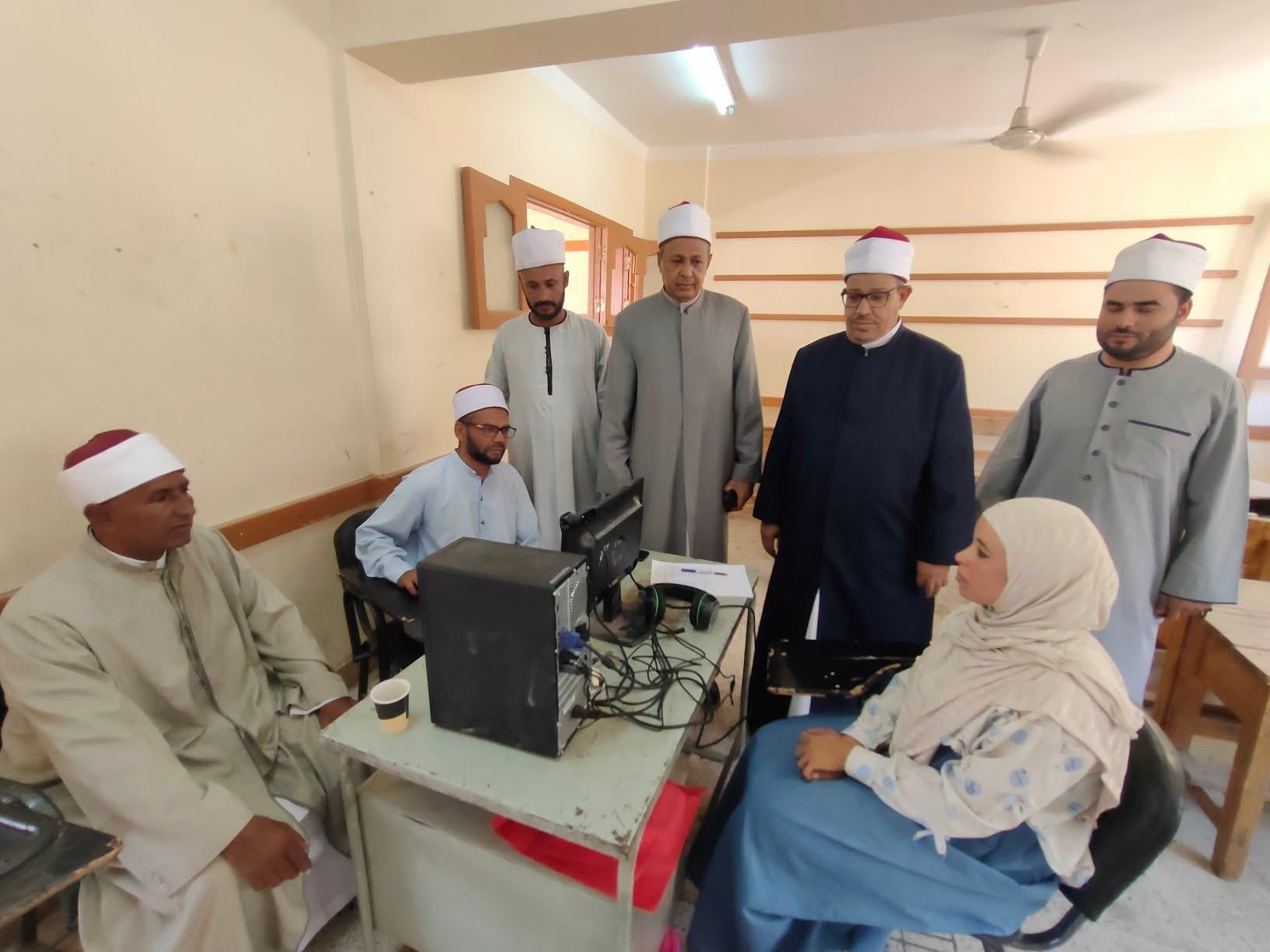 منطقة الأقصر الأزهرية تنظم دورة لتأهيل معلمي القرآن الكريم لخريجي الأزهر منطقة الأقصر الأزهرية تنظم دورة لتأهيل معلمي القرآن الكريم لخريجي الأزهر