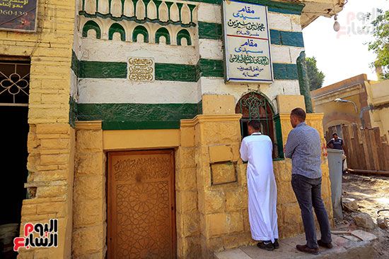التضرع امام مقام ابن سيزين