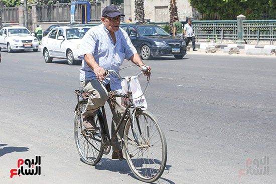 يواجه المصريون ارتفاع درجة حرارة الجو بالطقية والشمسية والمياه (17) يواجه المصريون ارتفاع درجة حرارة الجو بالطقية والشمسية والمياه (17)