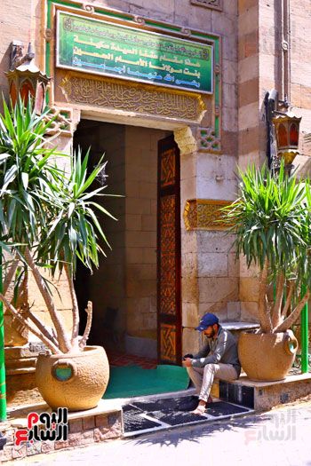 زوار مقامات وأضرحة آل البيت بالقاهرة