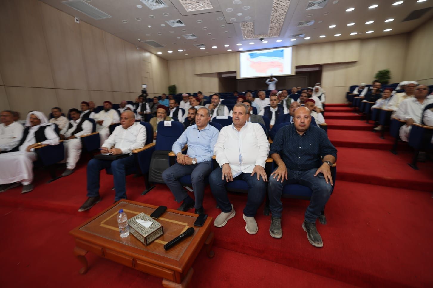 وزير النقل ومحافظ مطروح يلتقيان مشايخ قبائل مطروح وزير النقل ومحافظ مطروح يلتقيان مشايخ قبائل مطروح
