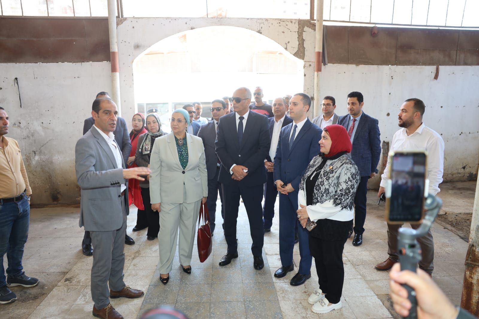 محافظ كفر الشيخ ورئيسة المجلس القومي يتفقدان موقع المعرض الدائم محافظ كفر الشيخ ورئيسة المجلس القومي يتفقدان موقع المعرض الدائم