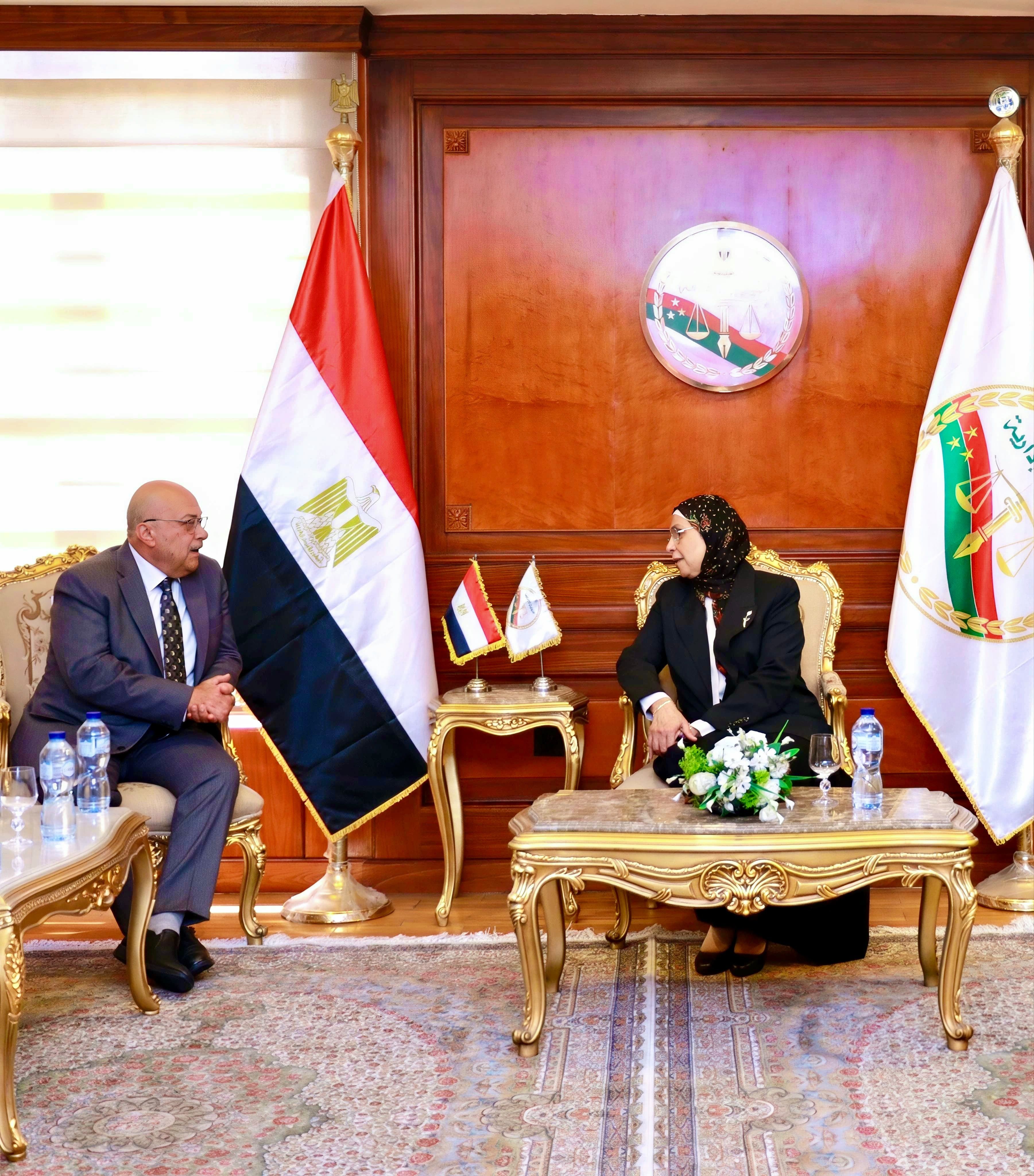 رئيسة هيئة النيابة الإدارية تستقبل وفد نادي قضاة مصر (2) رئيسة هيئة النيابة الإدارية تستقبل وفد نادي قضاة مصر (2)
