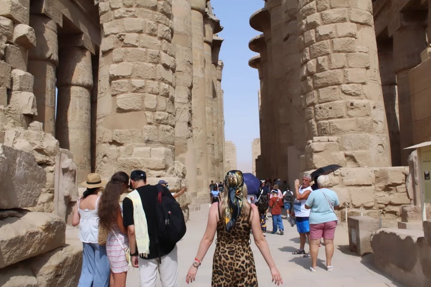 سحر الزيارات السياحية فى قلب معابد الكرنك